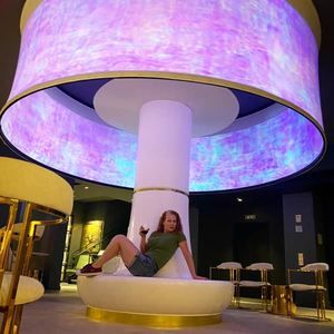 Meet your Posher, Christina